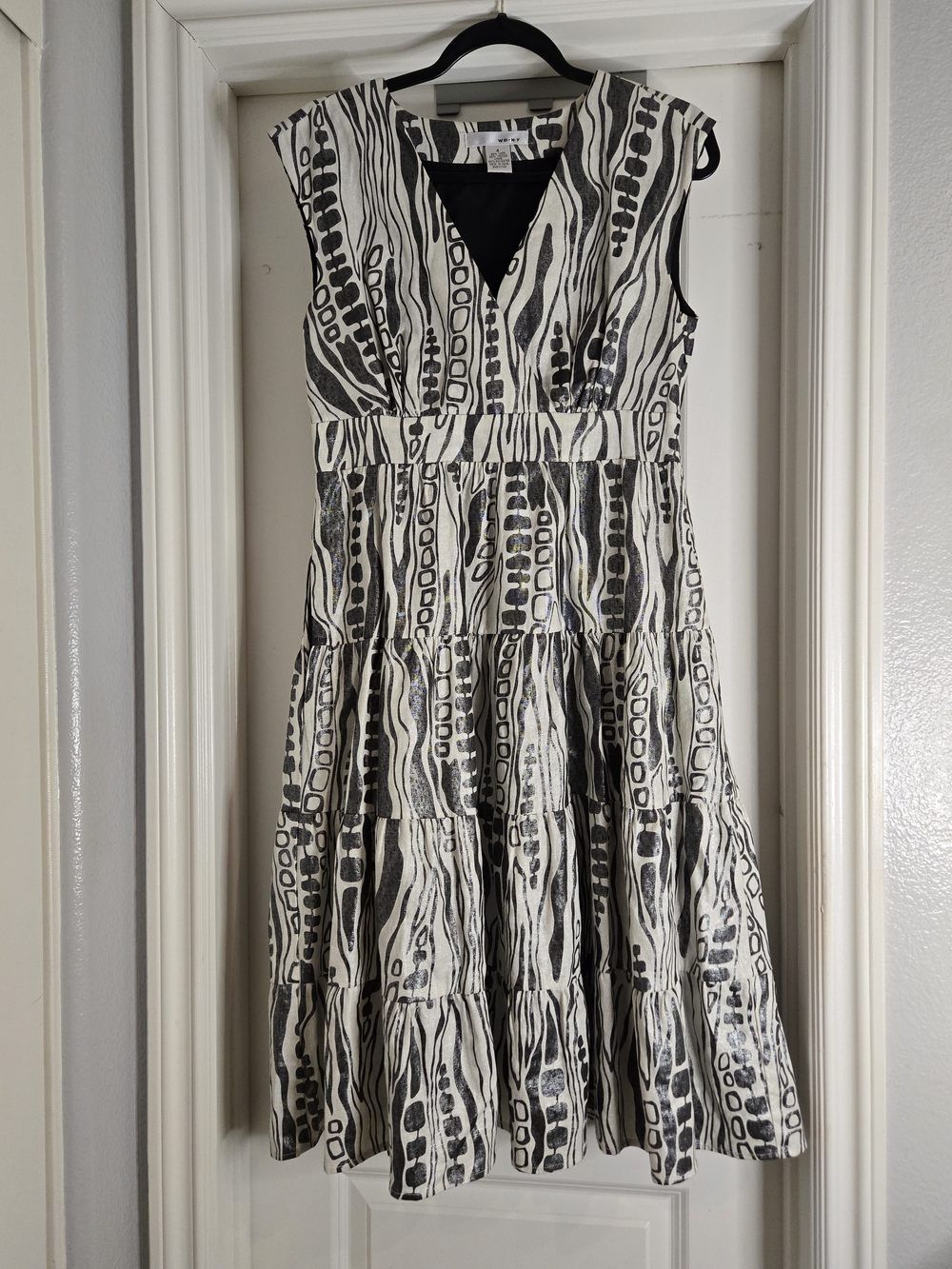 WD.NY, Pattern Tiered V-Neck Linen Midi Dress, Size 4, Like New